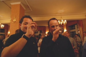 Fél évesek vagyunk