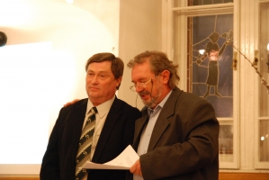 Fél évesek vagyunk