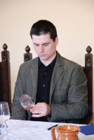 Fél évesek vagyunk