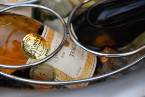 Fél évesek vagyunk