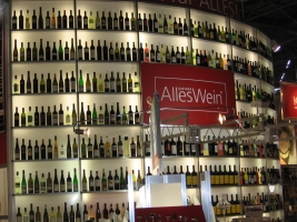 Fél évesek vagyunk